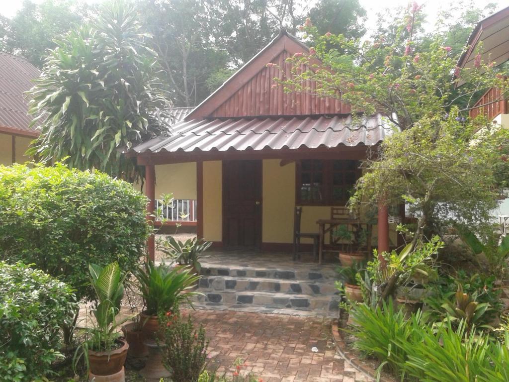 Ban Sabai Sabai Guest House Kanchanaburi Phòng bức ảnh