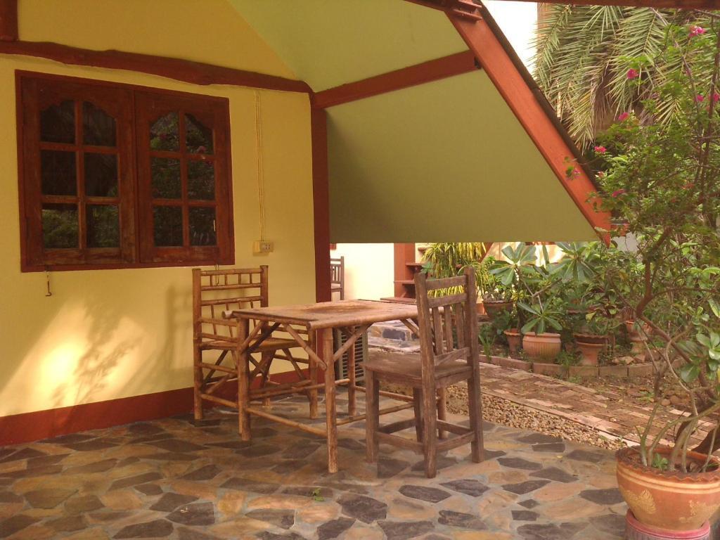 Ban Sabai Sabai Guest House Kanchanaburi Phòng bức ảnh