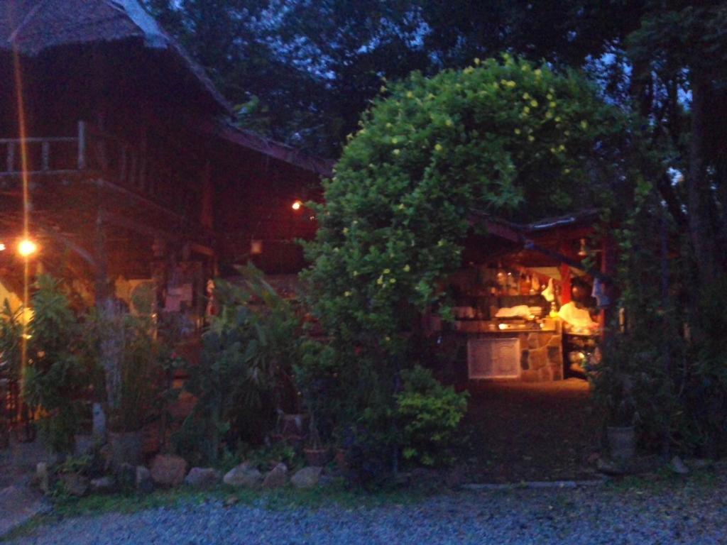 Ban Sabai Sabai Guest House Kanchanaburi Ngoại thất bức ảnh