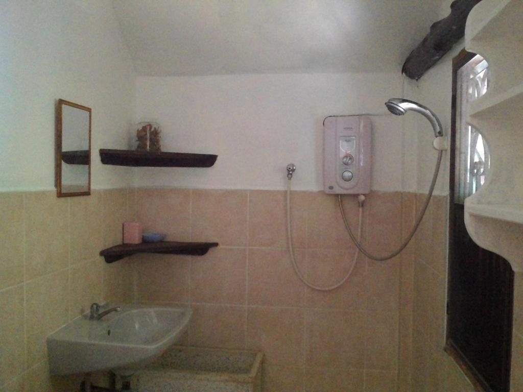 Ban Sabai Sabai Guest House Kanchanaburi Phòng bức ảnh